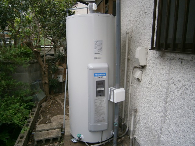 愛知県知多市　Ｋ様邸　電気温水器取替工事
